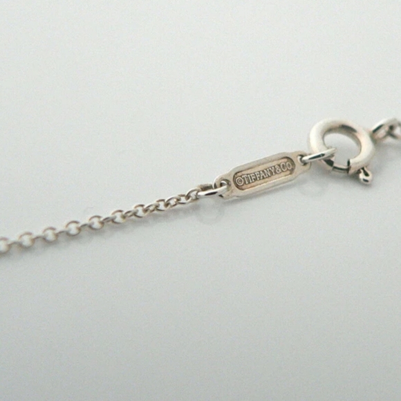 TIFFFANY & CO 💙 Sterling Silver 925 Round Tag Heart Necklace 19 inch chain - Picture 6 of 8